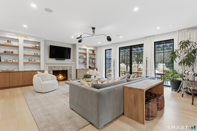 Building Photo - 4 Winker Ln