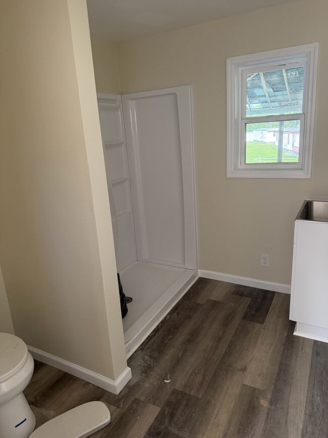 Building Photo - 808 Annie Pearle Ln