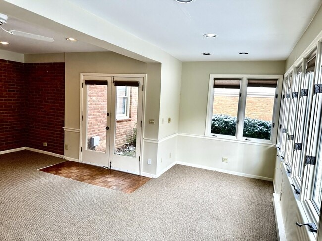 Building Photo - 2948a Candlelight Way