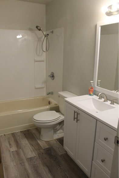 Building Photo - 890 Blind Nick Dr