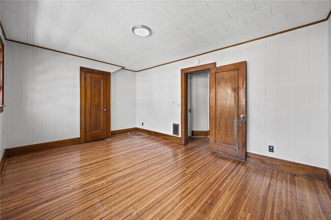 Building Photo - 97 Rohr St