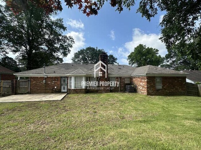 Building Photo - 5288 Oak Meadow Ave