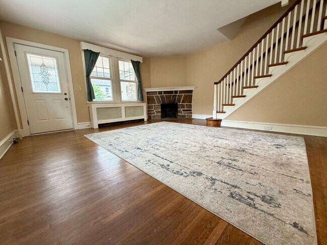 Building Photo - Charming Classic Home in West Goshen Township! Available NOW!