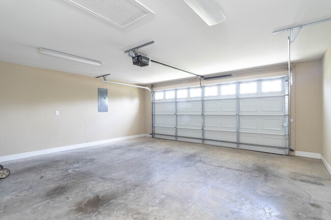 Building Photo - 839 Wells Rd