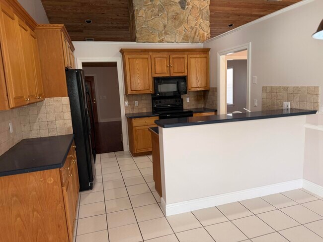 Building Photo - 8526 SW Westwood Ln