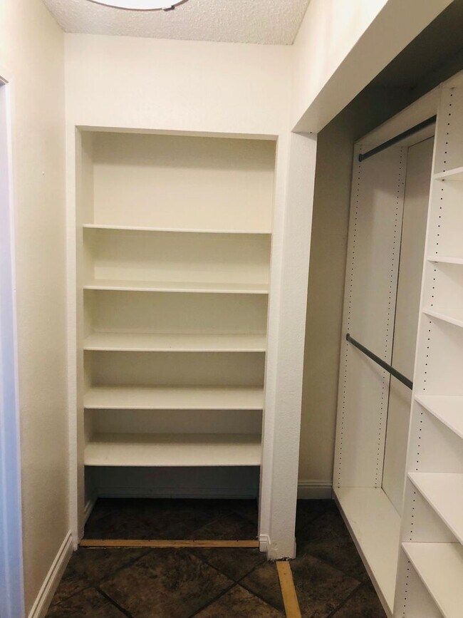 Building Photo - Desert Shores|Las Vegas 1 bedroom condo fo...