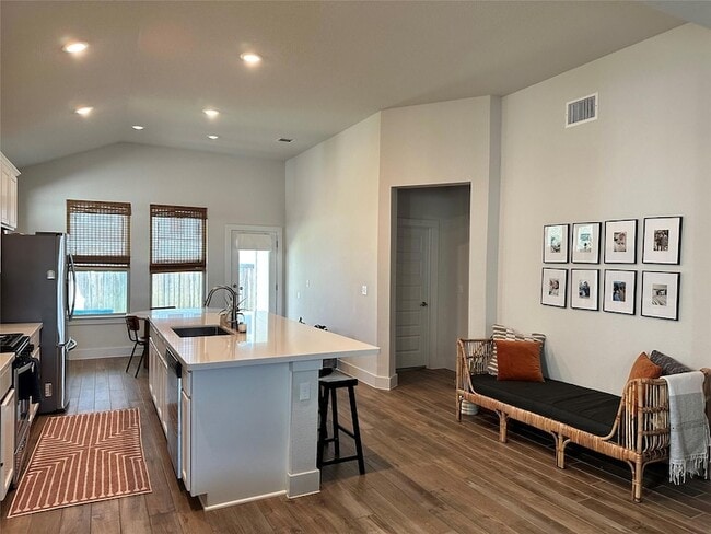 Building Photo - 8600 Cumbrae Ln
