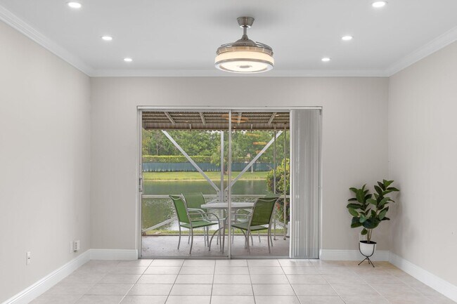 Building Photo - 8757 Bella Vista Dr