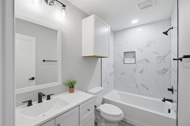 Building Photo - 214 W Madison St