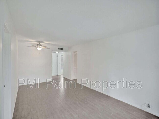 Building Photo - 10193 N Military Trl