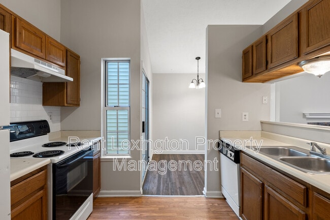 Building Photo - 2720 Chelsea Woods Ct