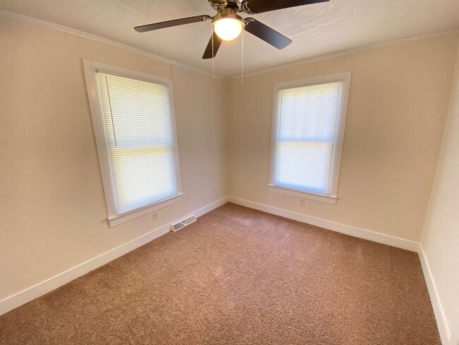 Building Photo - 2bd/1ba House w/ 2020 remodel in Kannapoli...
