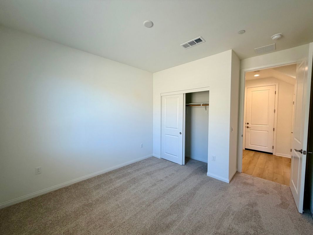 Building Photo - 21600 Thomas Ct