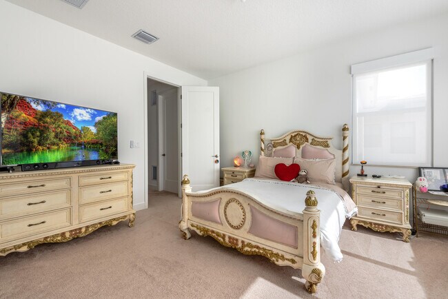 Building Photo - 8131 Laurel Falls Dr