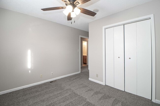 Building Photo - 3055 Woody Ln