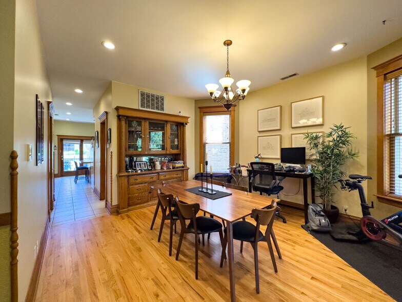 Building Photo - 2711 N Kimball Ave