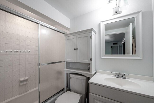 Building Photo - 3812 SE Jefferson St