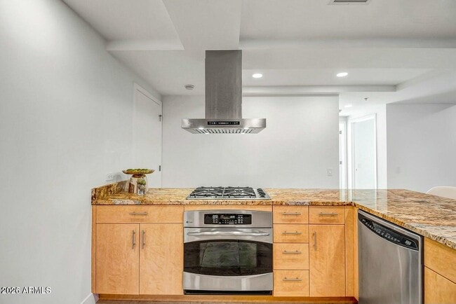 Building Photo - 7121 E Rancho Vista Dr
