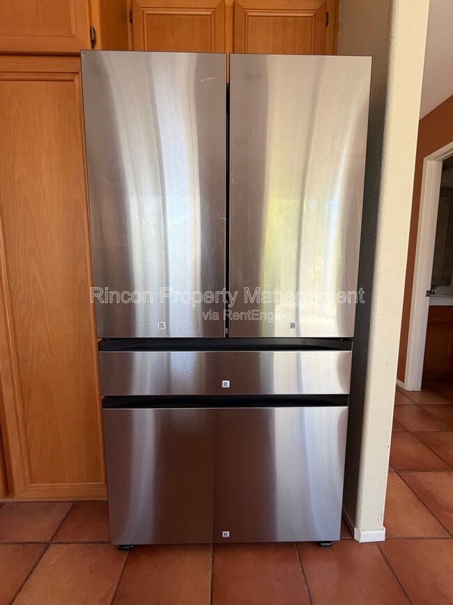 Building Photo - 262 Potawatomi St