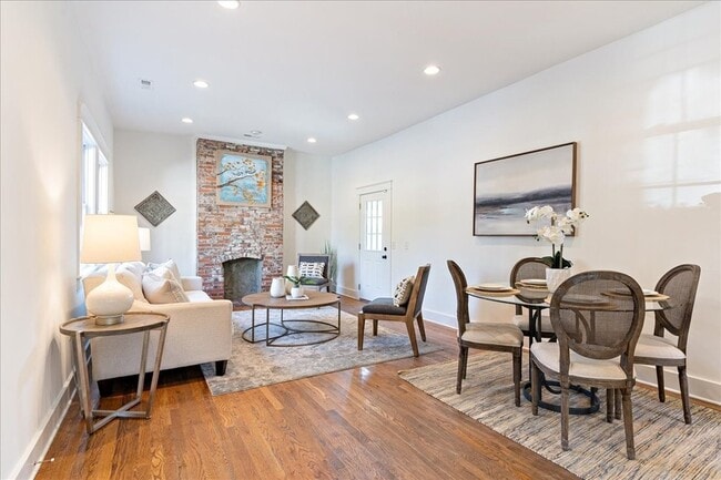 Building Photo - 1411 10th Ave N