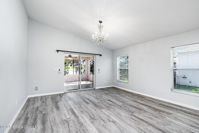 Building Photo - 651 Benton Dr