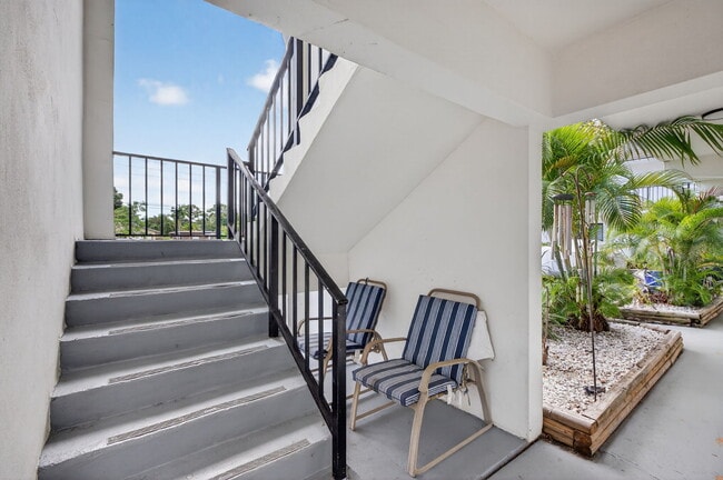 Building Photo - Wilton Manors