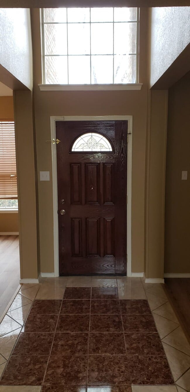 Building Photo - 3460 Braes Meadow Dr