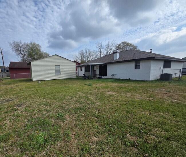Building Photo - 1411 Dorsetshire Dr