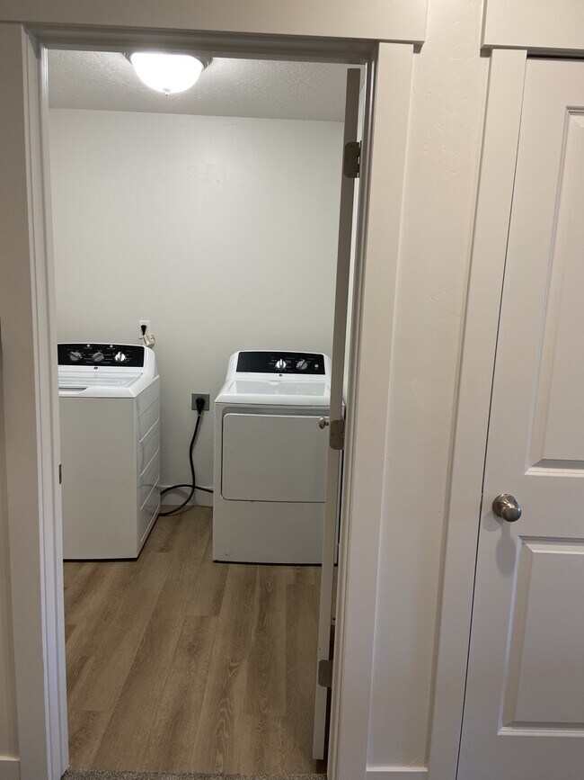 Building Photo - 445 S 1540 E