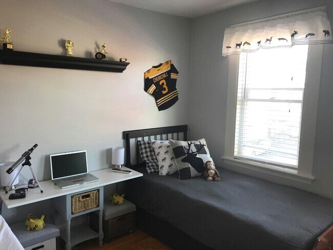 Building Photo - 73 Friend St