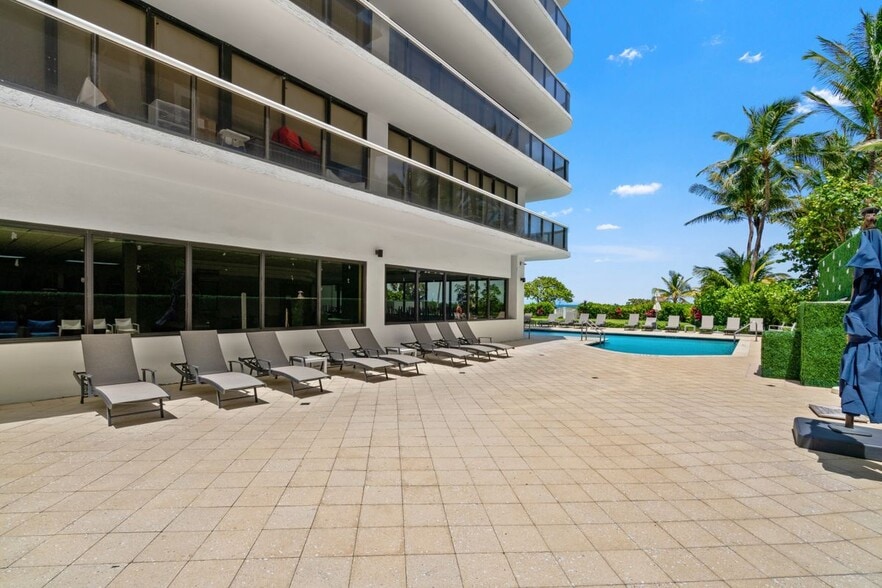 Building Photo - 9455 Collins Ave