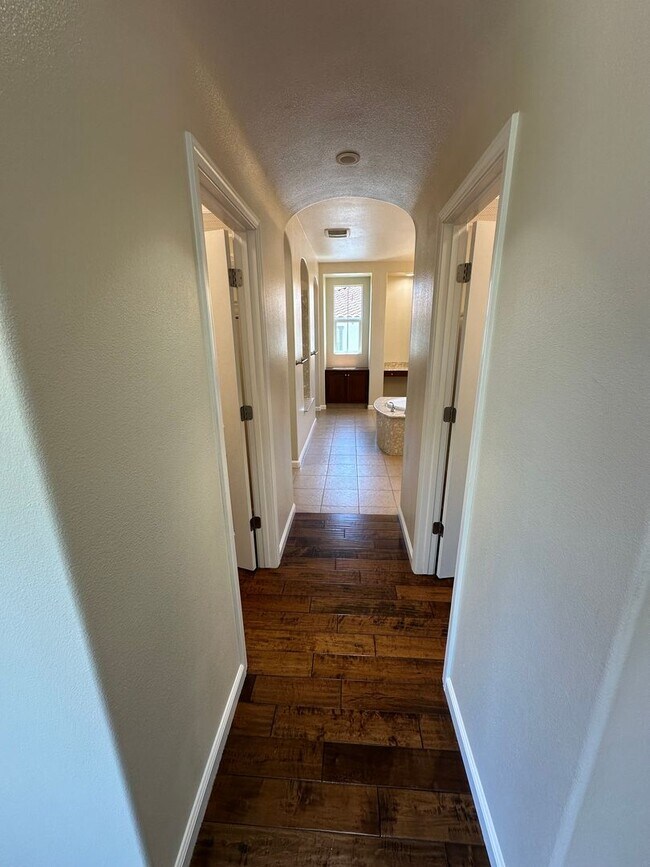 Building Photo - 4 Bed 3 Bath +Office/Den In San Ramon