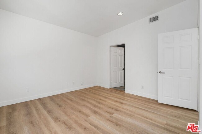 Building Photo - 3023 Berkeley Ave