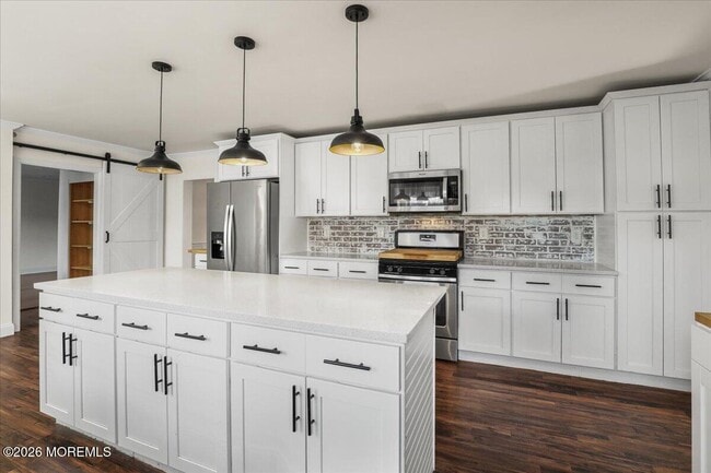 Building Photo - 247 Sprucewood Dr
