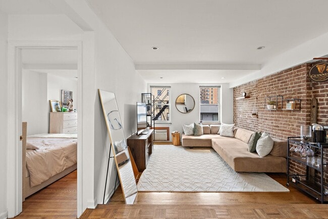 Building Photo - 1315 Washington St