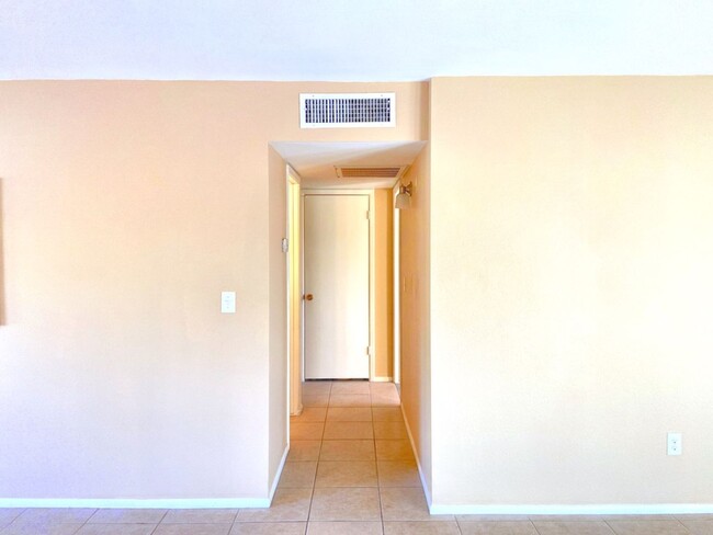 Building Photo - REMODELED 2BR 2BA HOUSE, POOL, PATIO, GREA...