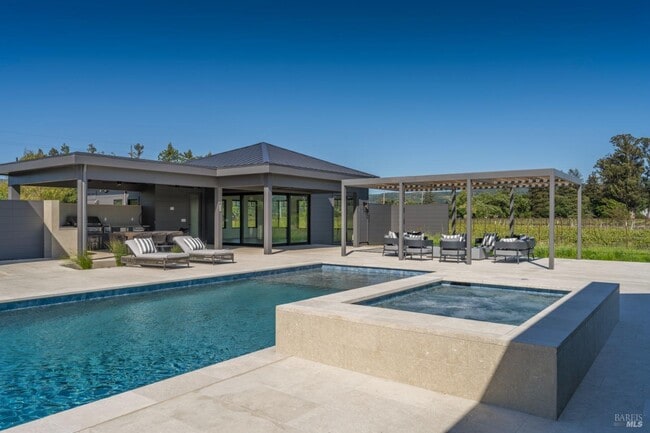 Building Photo - 601 Napa Rd