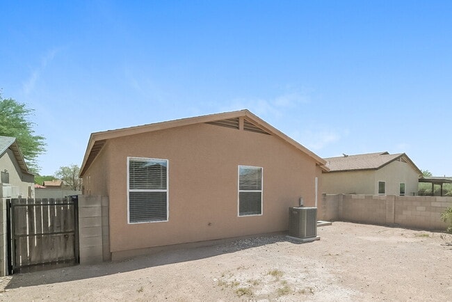 Building Photo - 3847 E Hopseed Ln