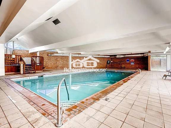 Building Photo - AVAILABLE NOW 1 Bed 1.0 Bath Condo with Sp...
