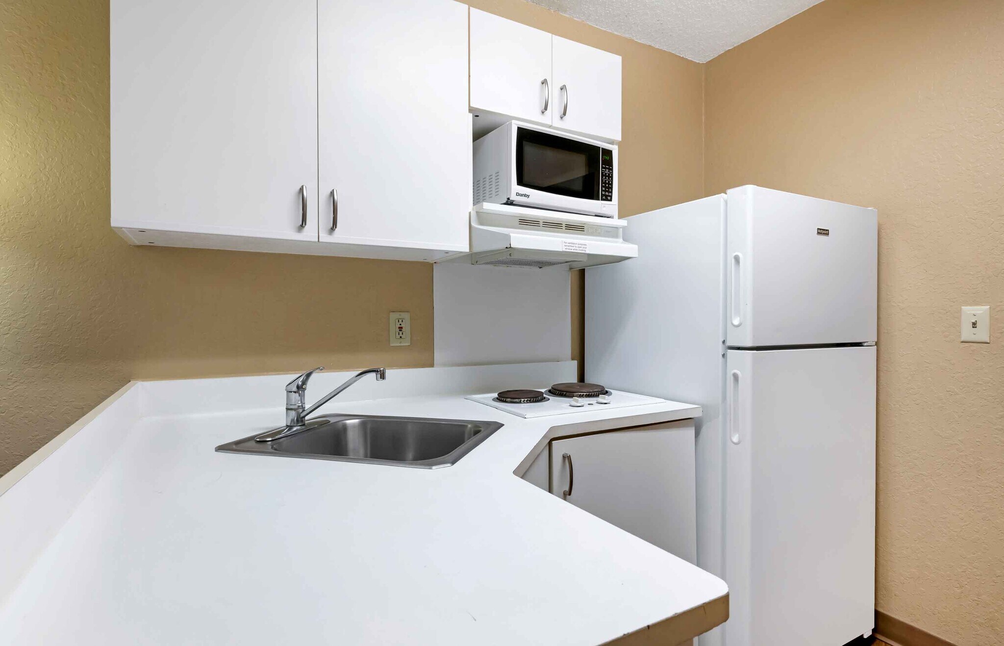 Building Photo - Furnished Studio-Jacksonville - Lenoir Ave...