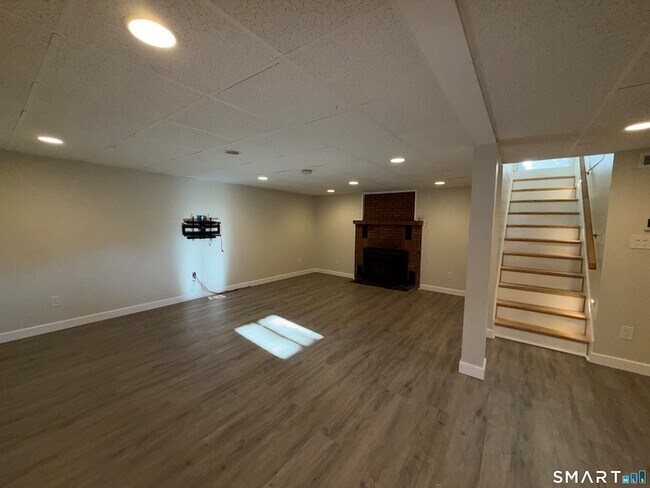 Building Photo - 30 Apter Dr