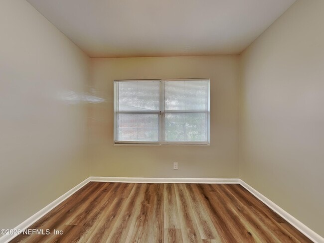 Building Photo - 10927 Regency Dr
