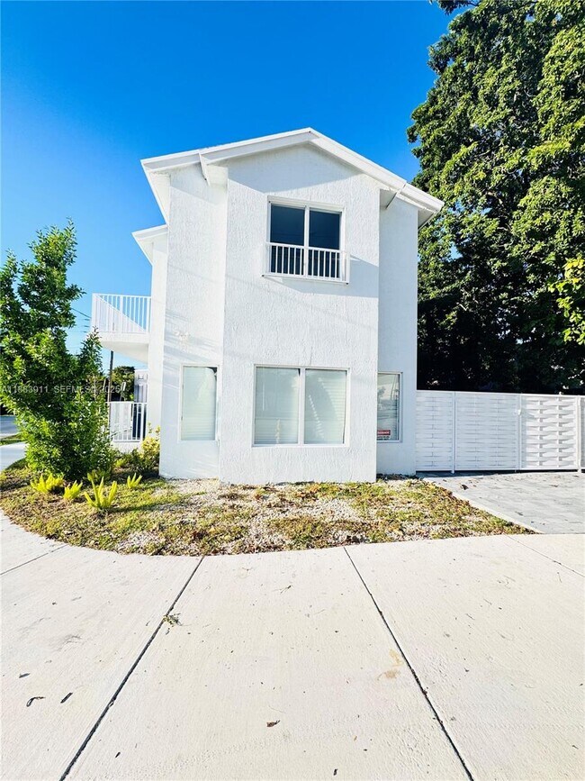 Building Photo - 18395 SW 103rd Ct