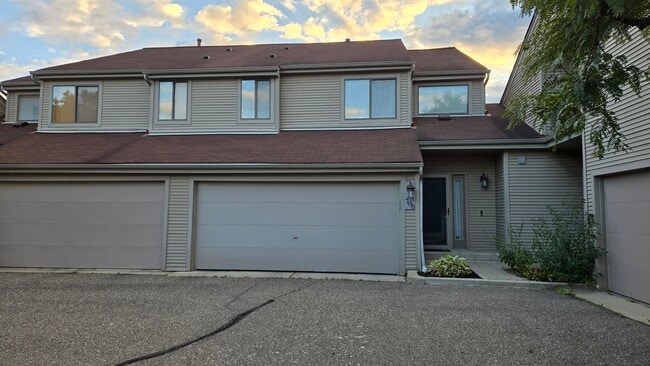 Primary Photo - 708 Preston Ct