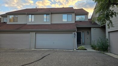 Building Photo - 708 Preston Ct