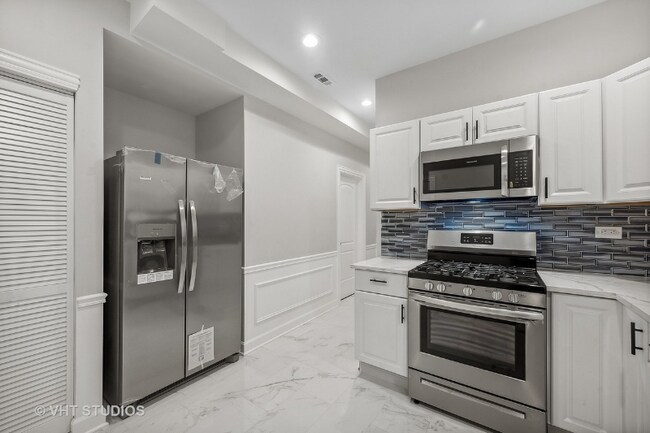 Building Photo - 6607 S Sangamon St