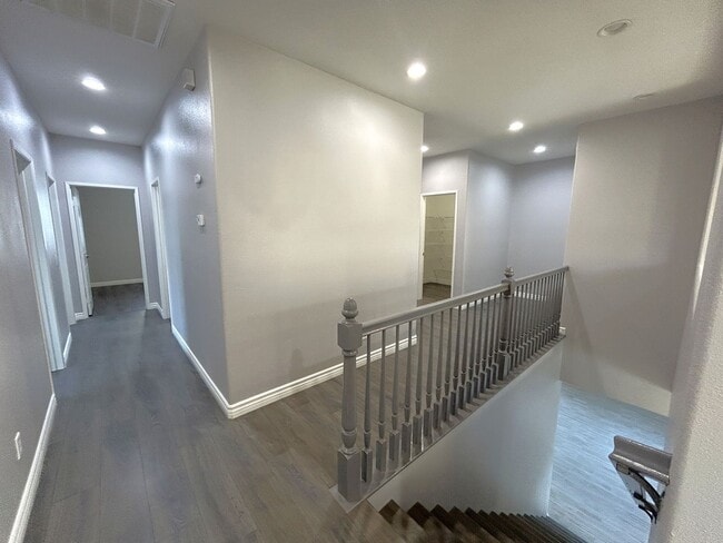 Building Photo - Silver Loop Jurupa Valley, 91752  (5 bed, ...