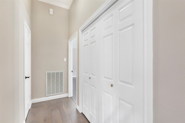 Building Photo - 3319 Hickory Brook Ln