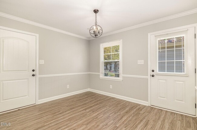 Building Photo - 409 S Center St