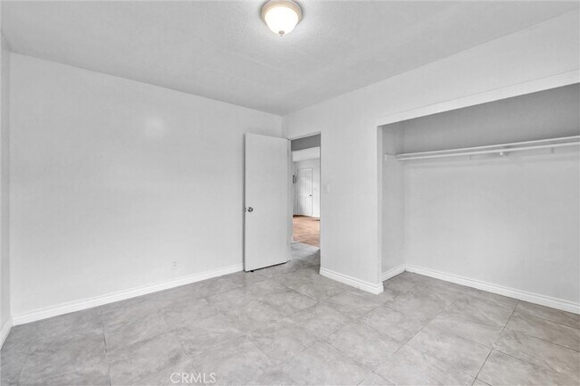 Building Photo - 9436 Ramona Ave